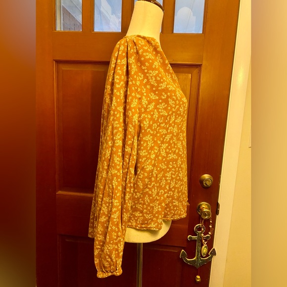 Flower pattern blouse - Picture 3 of 4